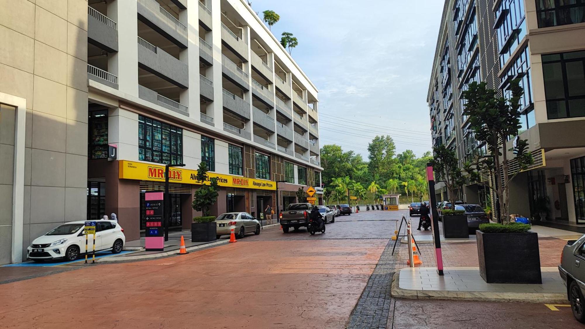 Ioi Mall 3bedrm 2bath Prime Video Pangsapuri